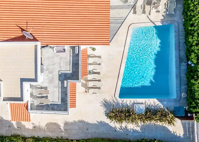 Catarino וילה אלבופיירה